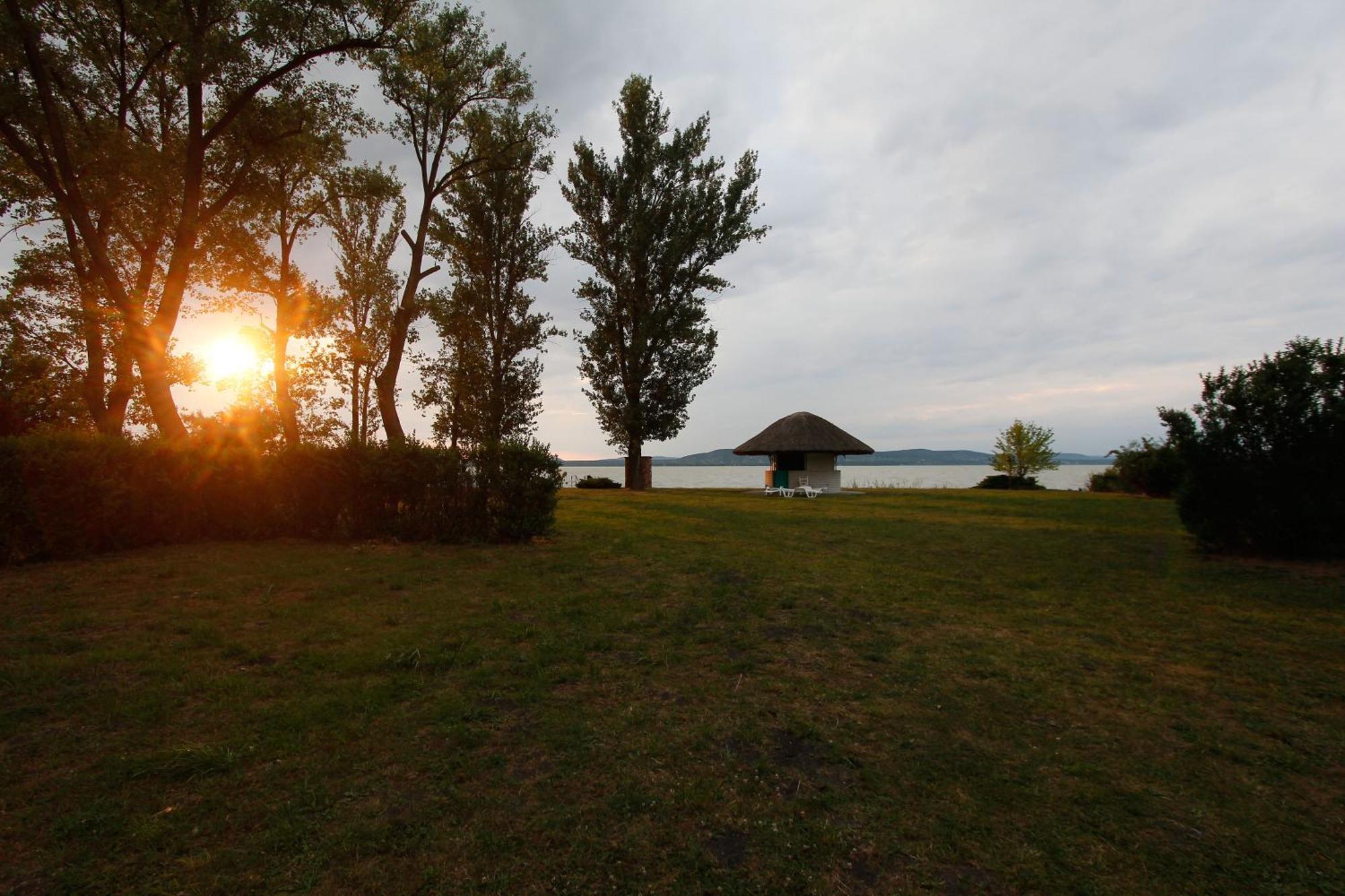巴拉同柏格拉塔特别墅酒店 Balatonboglár 外观 照片